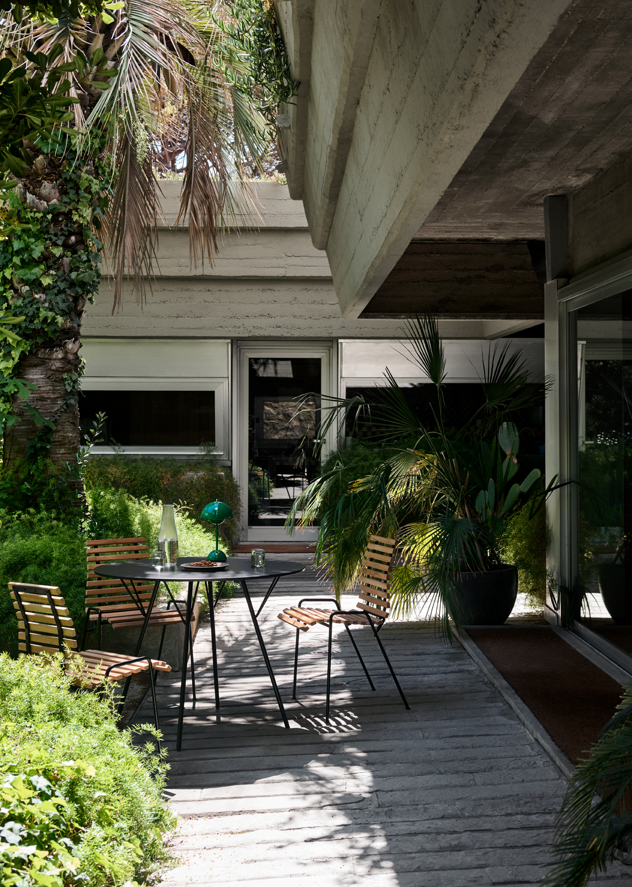 ATD_Retail_2024_RFH-Terrace-Chair-RD4_RFH-Terrace-Tables-RD6_Flowerpot-VP9_Collect-Carafe-SC63.jpg